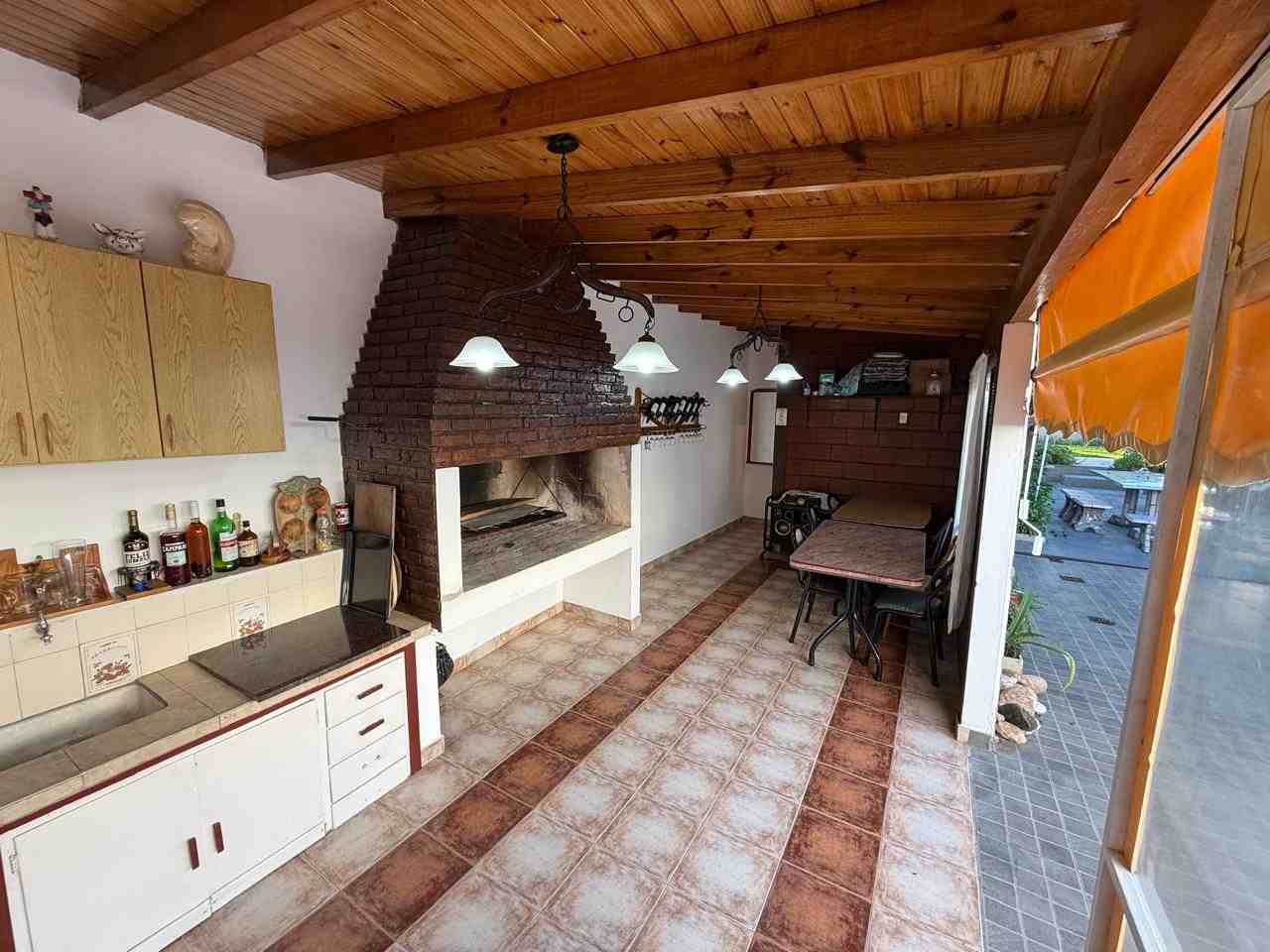 HERMOSA CASA CENTRICA!