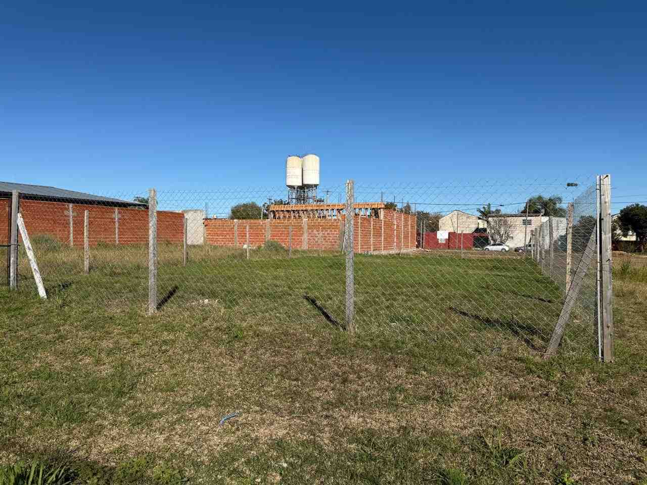 Un terreno que tiene que ser tuyo !!!