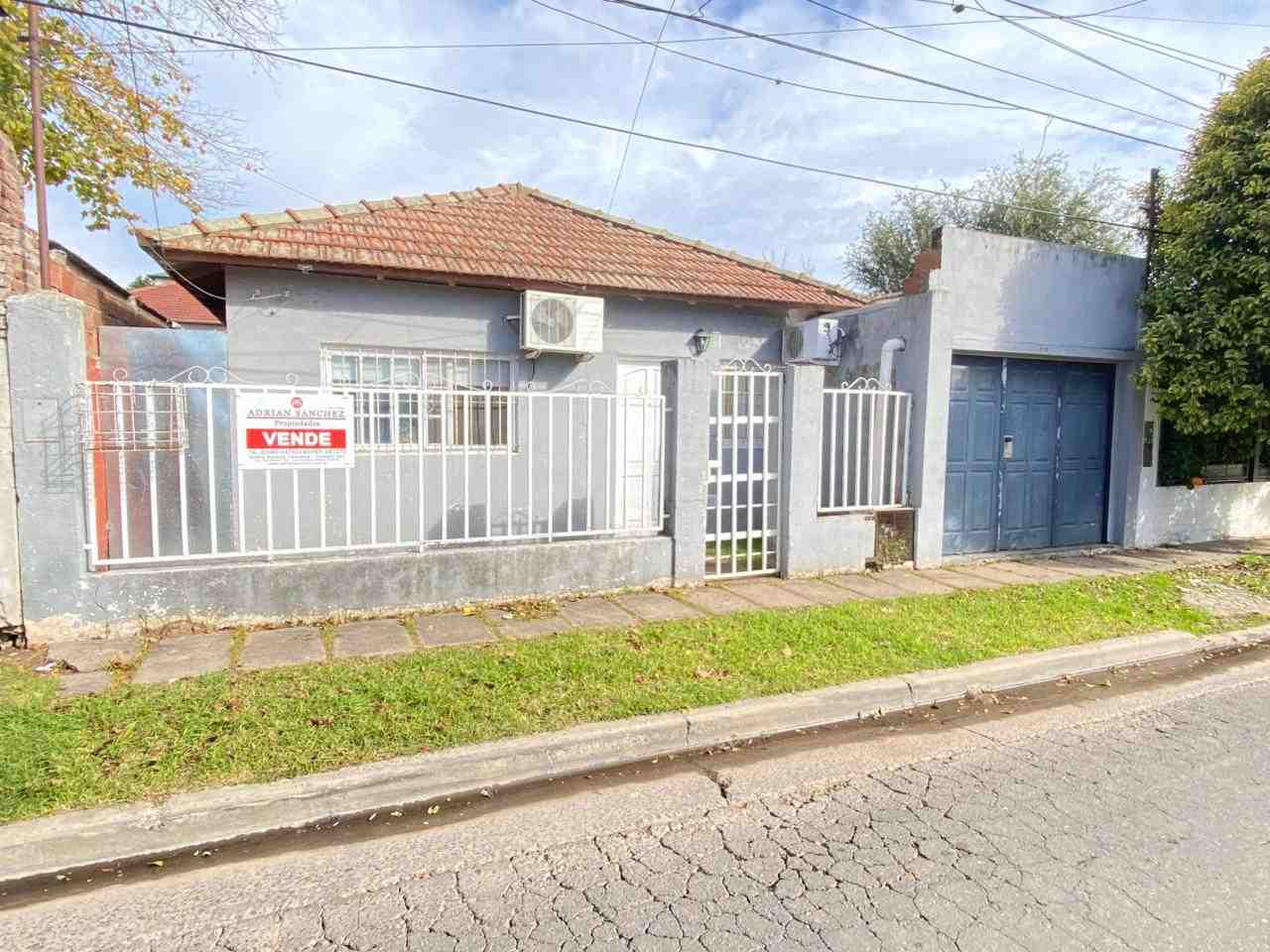 CASA A LA VENTA EN OPORTUNIDAD !!!