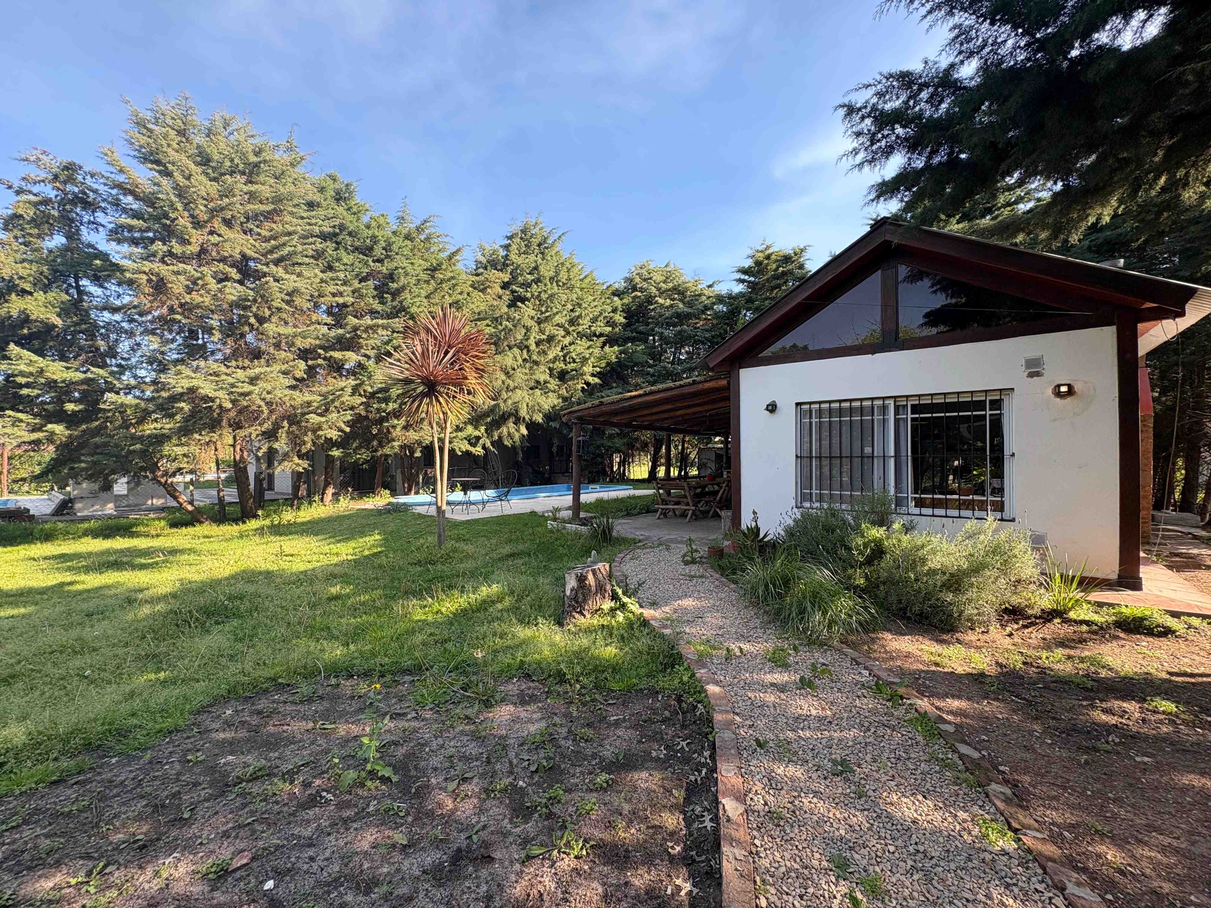 Hermosa Casa Quinta en Venta – Barrio Parque Sakura