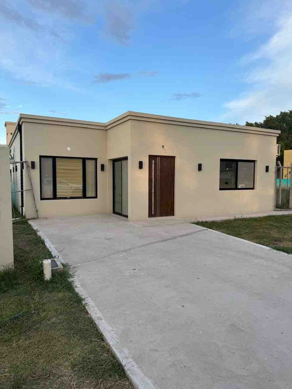 Casa a estrenar en Barrio Cardales Chico