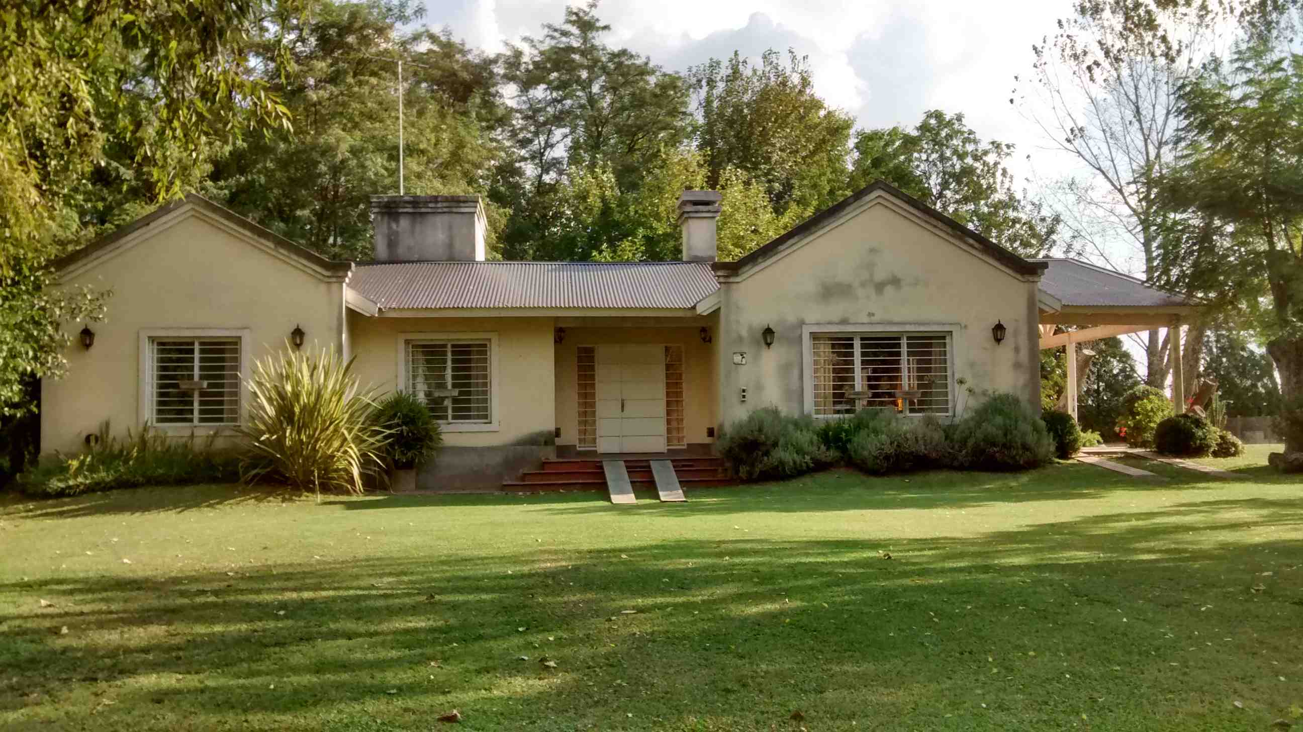 Chacra de 63.379 m2 con casa en Los Cardales